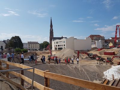 Danach ging es hinunter in die Baugrube... Foto: Brügel/Stadt Offenburg
