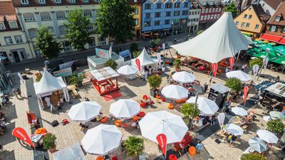 Ab dem 21. Juli verwandelt sich der Offenburger Marktplatz in ein Lesezimmer. Foto: Stadt Offenburg